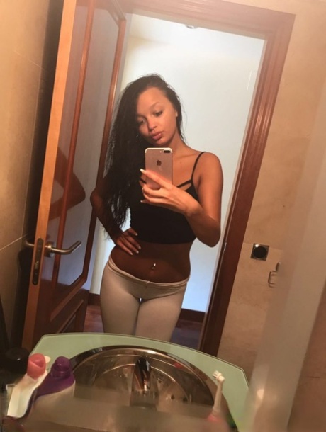 Yali Genç ve Dinamik Üniversiteli Escort Bayan Cansu